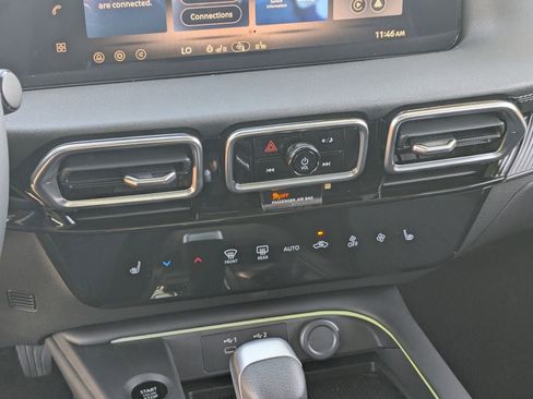 Used 2026 Nissan Sentra SV w/ SV Convenience Package FWD image 17