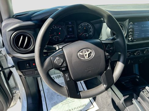 Used 2022 Toyota Tacoma SR image 11