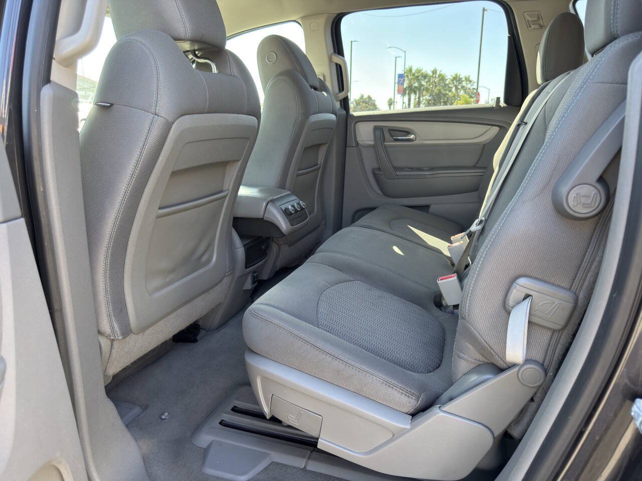 Used 2016 Chevrolet Traverse LS w/ LPO, 'HIT The Road' Package FWD image 11