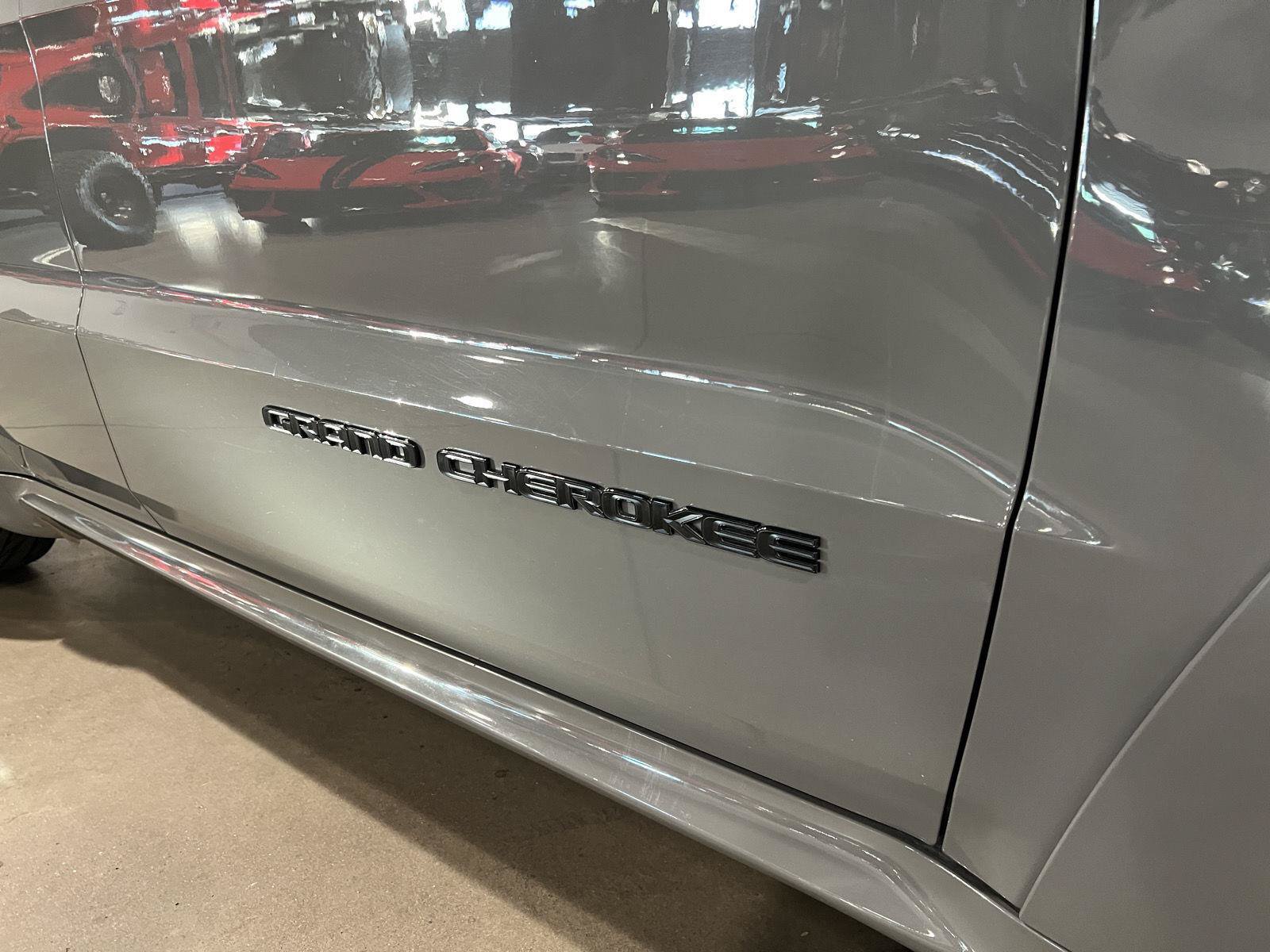 Used 2019 Jeep Grand Cherokee SRT AWD/4WD image 52