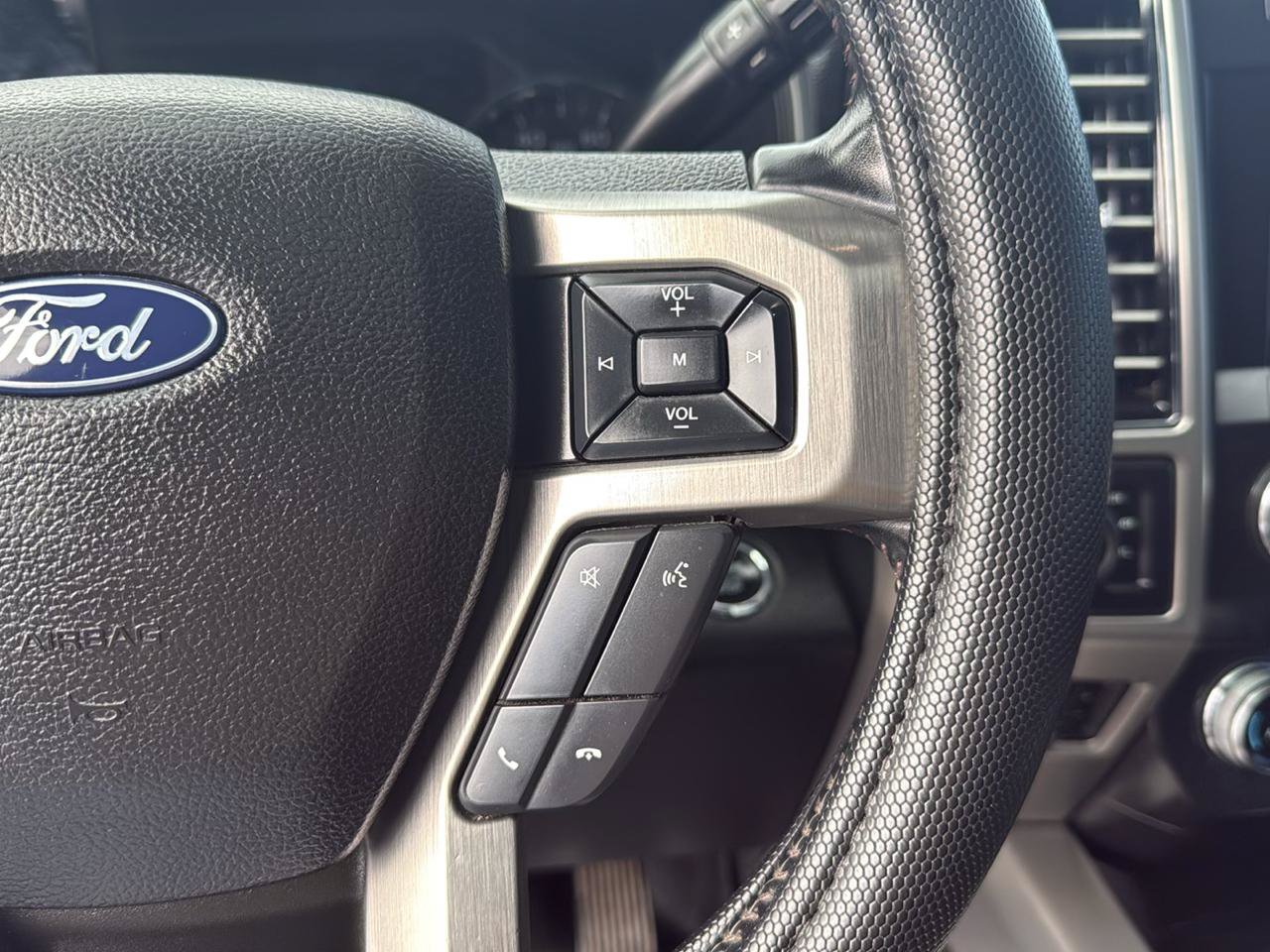 Used 2019 Ford F250 Platinum w/ Platinum Ultimate Package AWD/4WD image 21