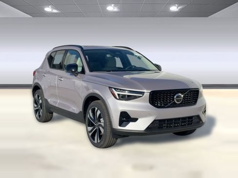 New 2026 Volvo XC40 B5 Ultra w/ Climate Package image 7