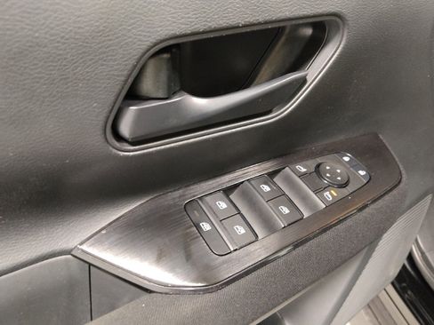 Used 2025 Nissan Kicks S FWD image 27