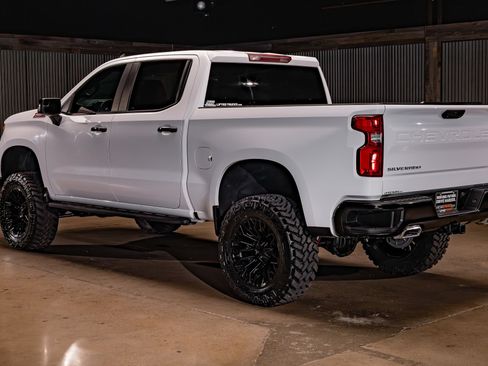 Used 2024 Chevrolet Silverado 1500 LT Trail Boss AWD/4WD image 7
