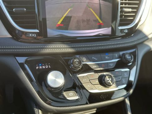 Used 2024 Chrysler Pacifica Limited w/ S Appearance Package image 18