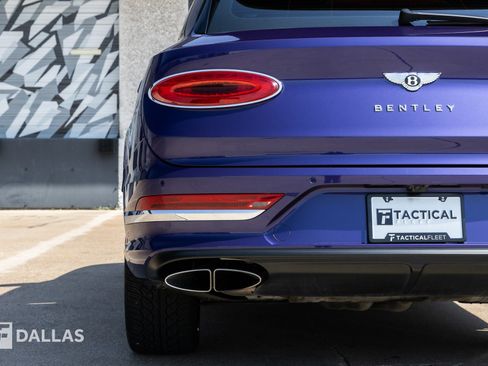 Used 2023 Bentley Bentayga image 15