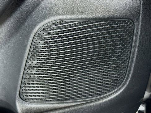 New 2026 Chrysler Pacifica Limited FWD image 19