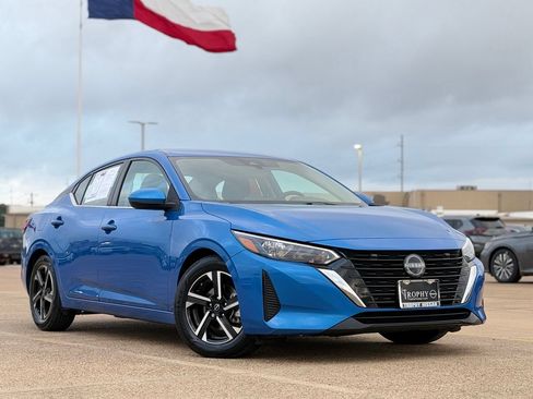 Certified 2024 Nissan Sentra SV FWD image 2
