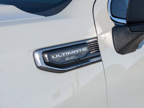Used 2025 GMC Sierra 1500 Denali Ultimate AWD/4WD image 8