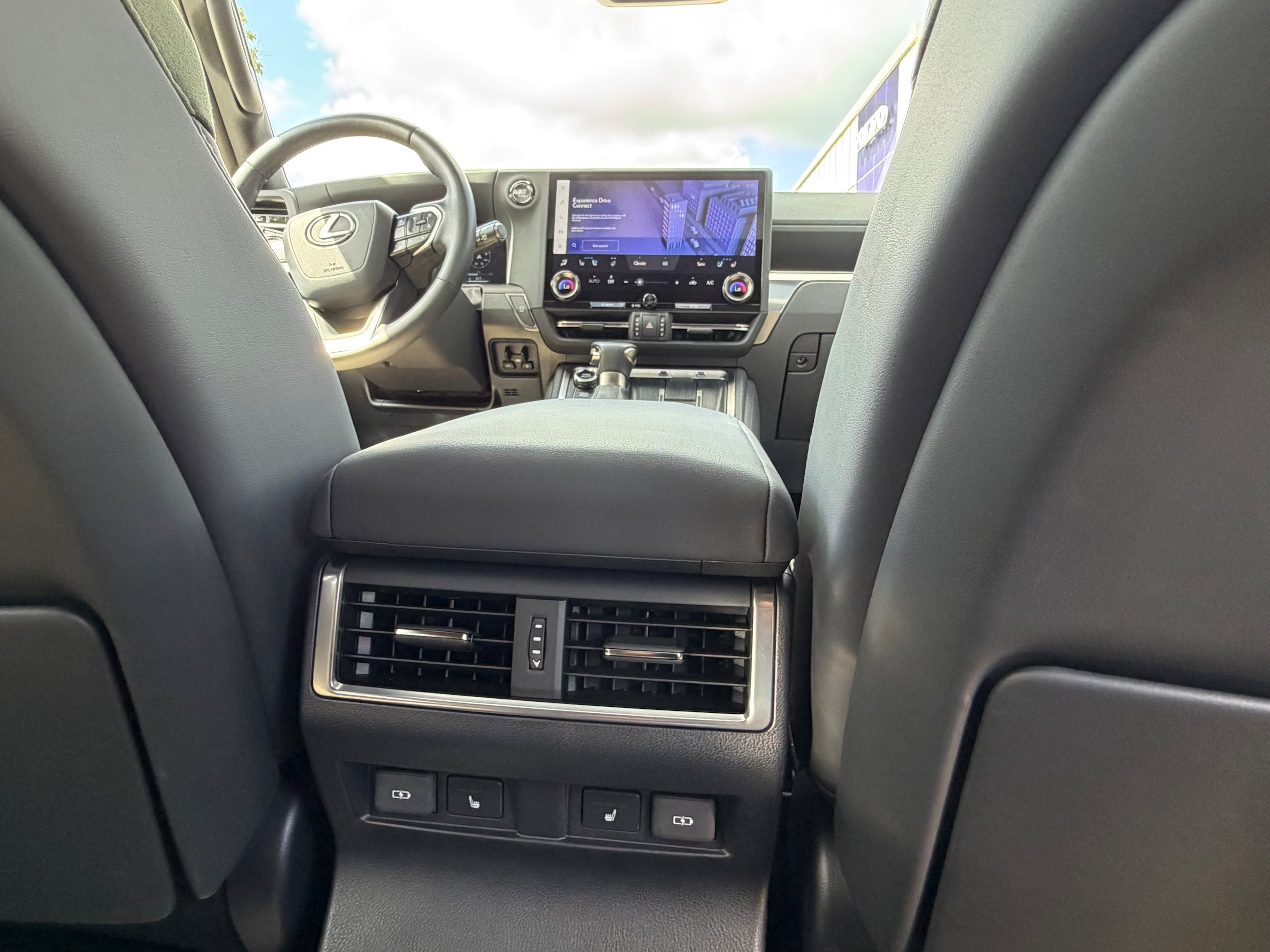 Used 2024 Lexus GX 550 AWD/4WD image 14