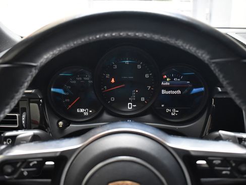 Used 2019 Porsche Macan image 25