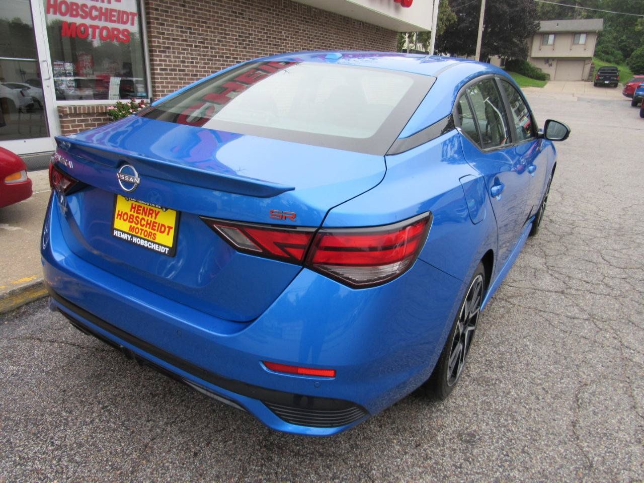 Used 2025 Nissan Sentra SR FWD image 11
