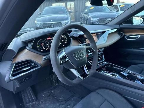 Used 2023 Audi e-tron GT Premium Plus image 21