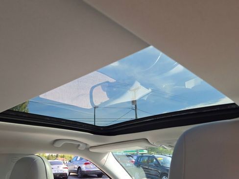 Used 2018 Jeep Compass Limited w/ Navigation Group image 12