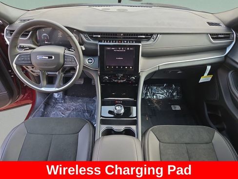 New 2025 Jeep Grand Cherokee L Altitude image 18