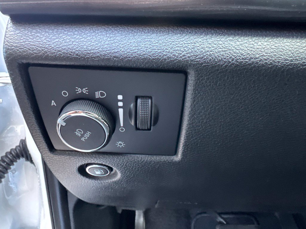 Used 2020 Jeep Grand Cherokee Altitude AWD/4WD image 20