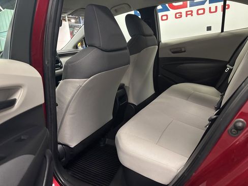 Used 2022 Toyota Corolla LE image 23