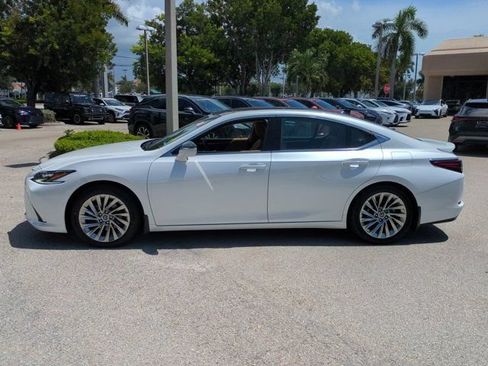 Certified 2022 Lexus ES 350 Ultra Luxury w/ Accessory Package 2 FWD image 7
