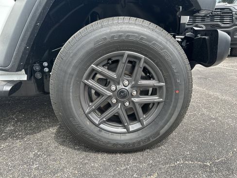 New 2026 Jeep Gladiator Sport image 27