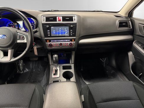 Used 2016 Subaru Outback 2.5i Premium image 11