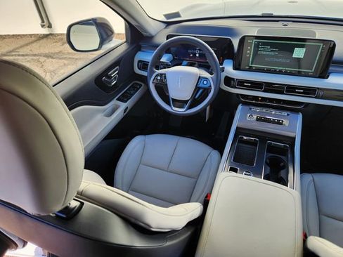 New 2026 Lincoln Aviator AWD w/ Jet Appearance Package image 10