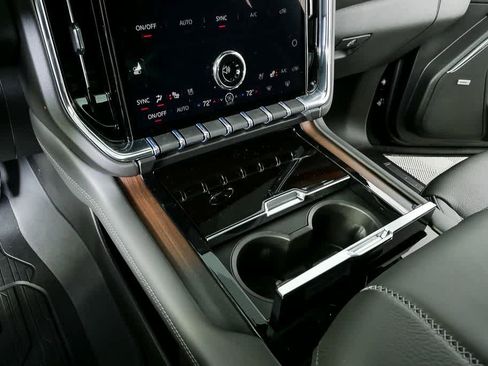 New 2026 GMC Yukon Denali w/ Denali Reserve Package image 18