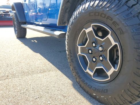 Used 2021 Jeep Gladiator Mojave image 36