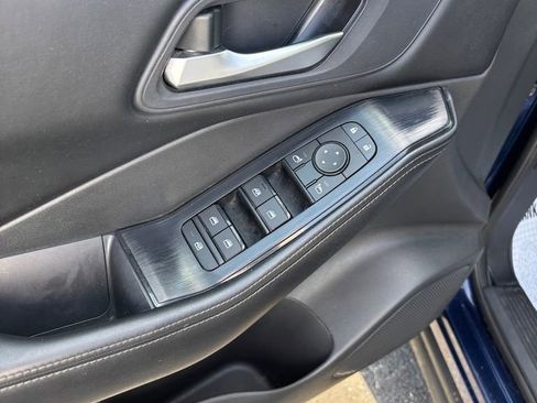 Used 2024 Nissan Rogue SV image 12