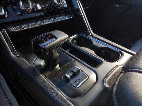 Used 2025 GMC Sierra 1500 AT4 w/ AT4 Preferred Package image 16