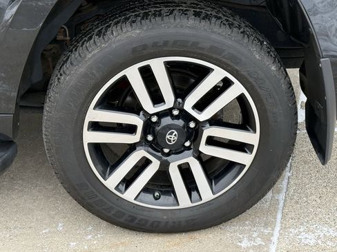 Used 2020 Toyota 4Runner Limited image 11