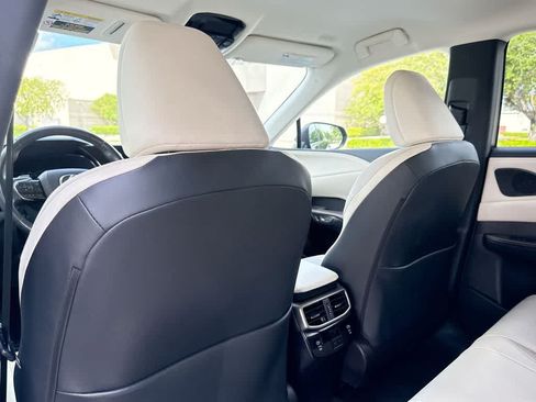 Used 2024 Lexus RX 350 FWD w/ Technology Package image 23
