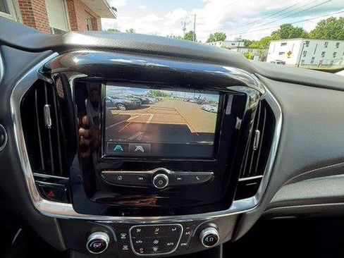 Used 2018 Chevrolet Traverse LS FWD image 19