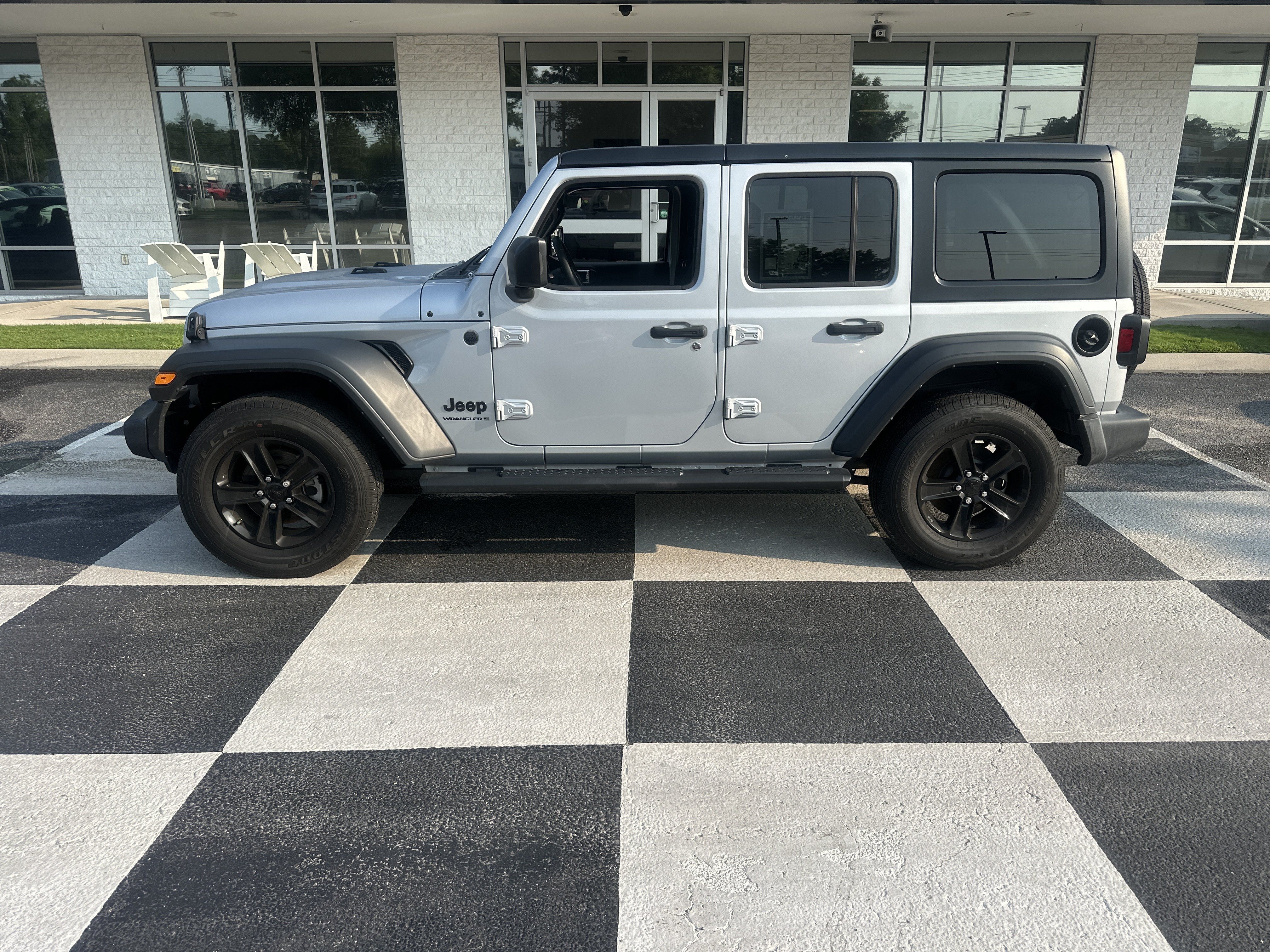 Used 2023 Jeep Wrangler Unlimited Sport AWD/4WD image 1