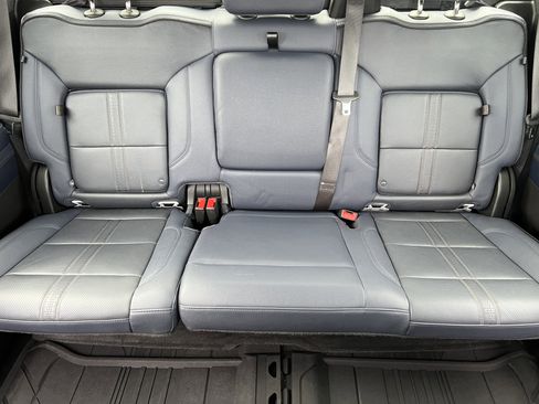 Used 2022 Chevrolet Silverado 1500 High Country image 15