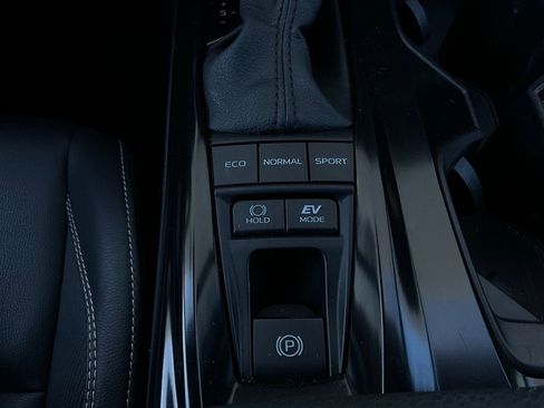 Used 2025 Toyota Camry SE image 23