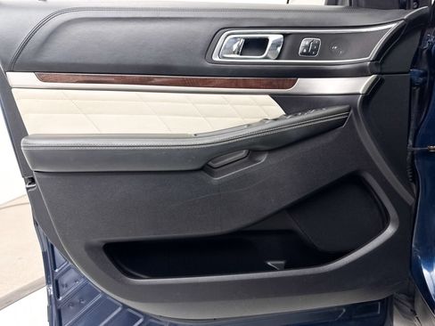 Used 2016 Ford Explorer Platinum AWD/4WD image 24