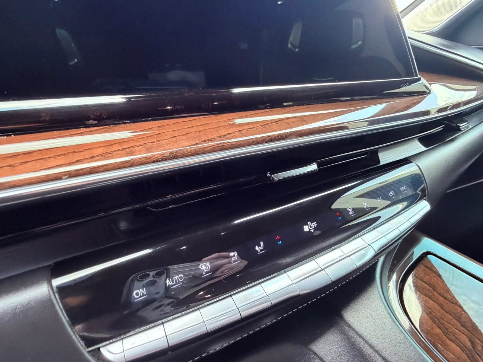 Used 2021 Cadillac Escalade Sport Platinum AWD/4WD image 14
