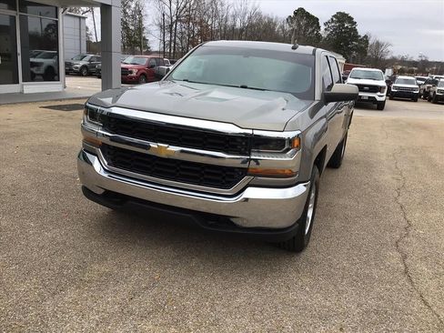 Used 2017 Chevrolet Silverado 1500 LT w/ Trailering Package image 7
