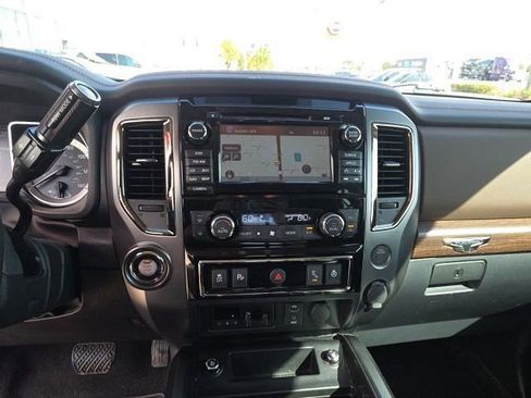 Used 2017 Nissan Titan Platinum Reserve image 18
