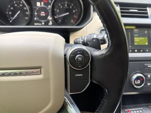 Used 2018 Land Rover Discovery SE AWD/4WD image 27