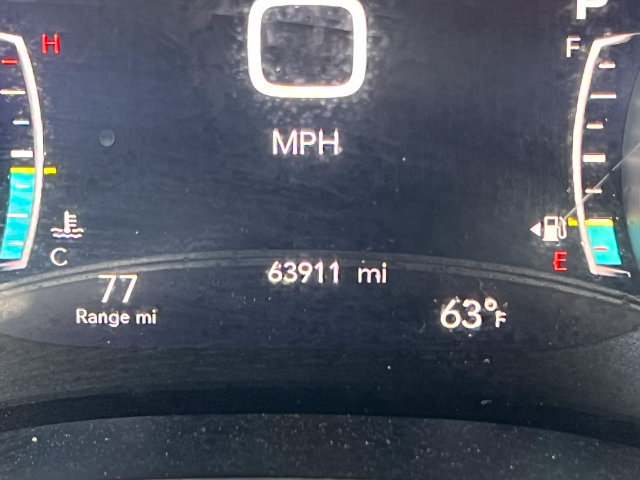Used 2023 Chrysler Pacifica Touring-L FWD image 7