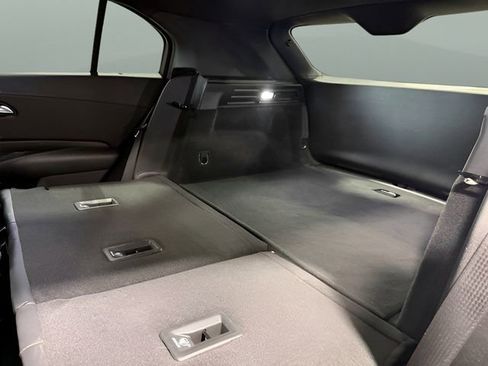 Used 2022 Cadillac XT4 Sport w/ Safety Alert Package AWD/4WD image 31