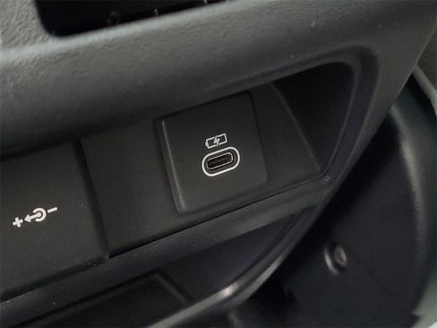 Used 2024 Jaguar E-PACE R-Dynamic SE image 30