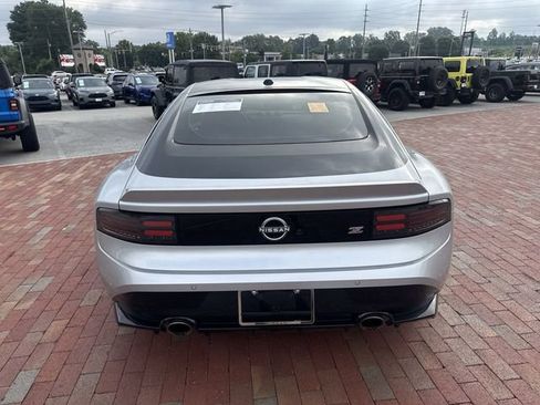 Used 2025 Nissan Z Performance w/ Floor Mat Package RWD image 13