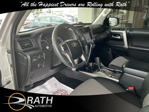 Used 2022 Toyota 4Runner SR5 AWD/4WD image 12
