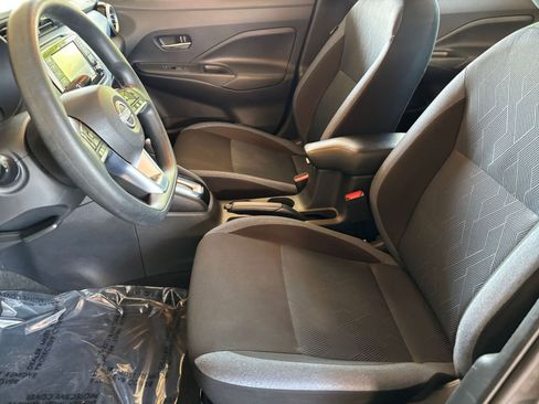 Used 2025 Nissan Versa SV FWD image 24