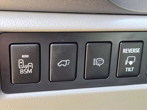 Used 2014 Toyota Sequoia Platinum RWD image 14