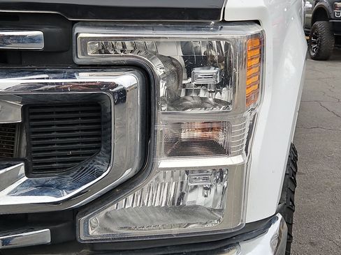 Used 2022 Ford F250 XLT w/ XLT Premium Package image 12