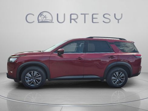 Certified 2024 Nissan Pathfinder SV AWD/4WD image 2