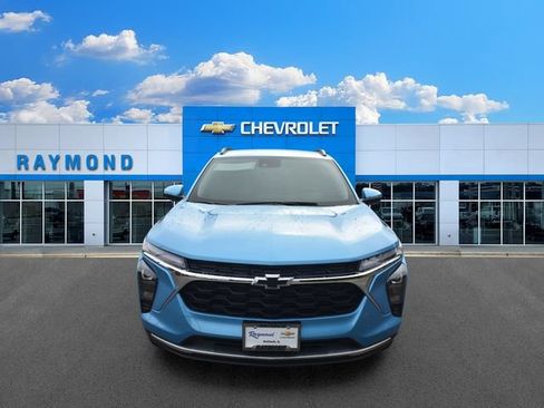 New 2026 Chevrolet Trax LT w/ LT Convenience Package FWD image 11